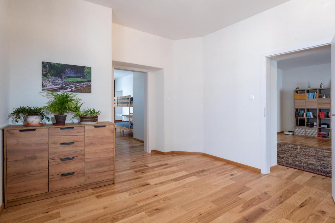 Apartman Lm Liptovský Mikuláš Eksteriør bilde